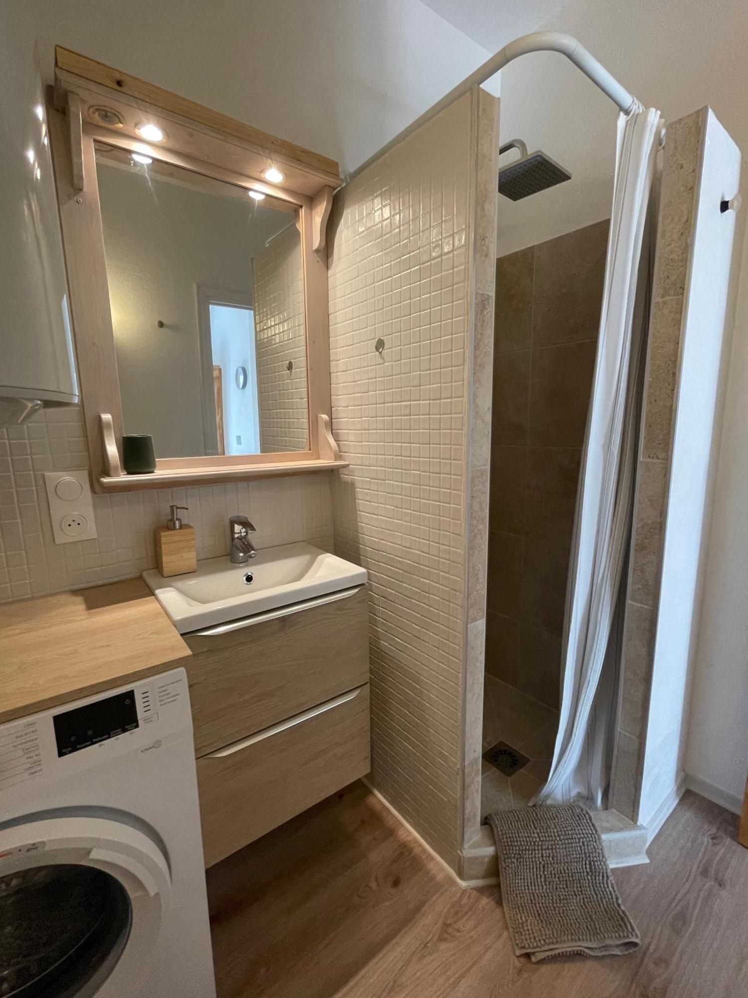 Cosy Studio - Place Du Figuier บอร์มส์-เลส์-มิโมซาส์ ภายนอก รูปภาพ
